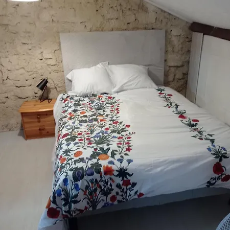 Moliere Apartment *
